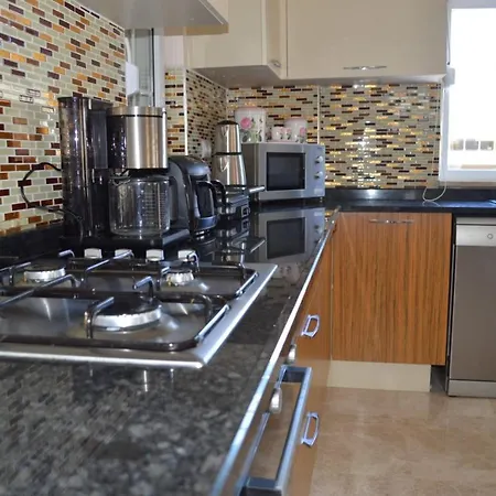 A Luxury 5 Bedroom With Private Pool Vilă *