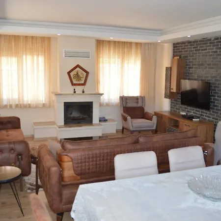 A Luxury 5 Bedroom With Private Pool *